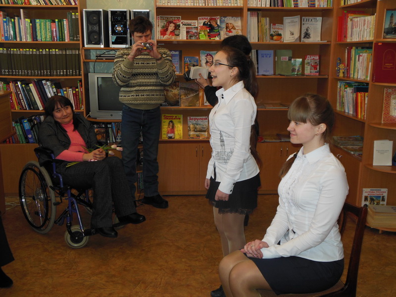 В салоне интересных встреч «Перекресток» прошла встреча с поэтессой Людмилой Андреевой
